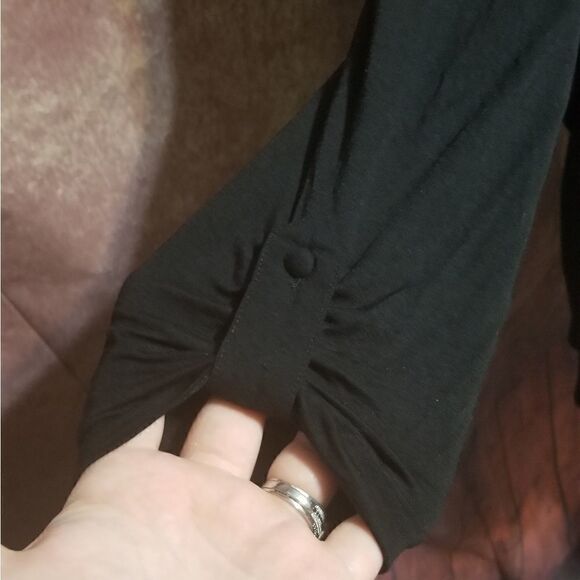 Cable & Gauge black longsleeve blouse - Picture 3 of 6